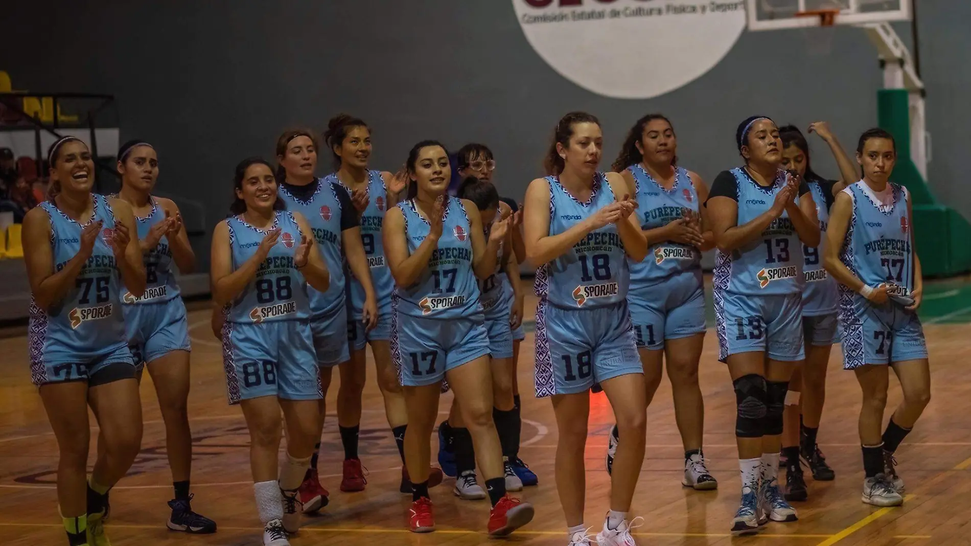 purépechas femenil